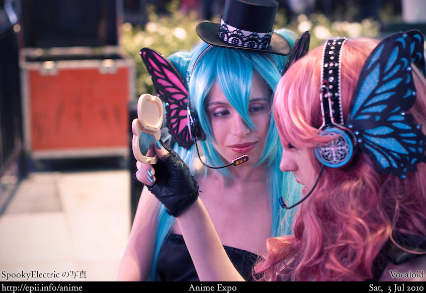 Cosplay  Picture: Vocaloid - Miku and Luka 2
