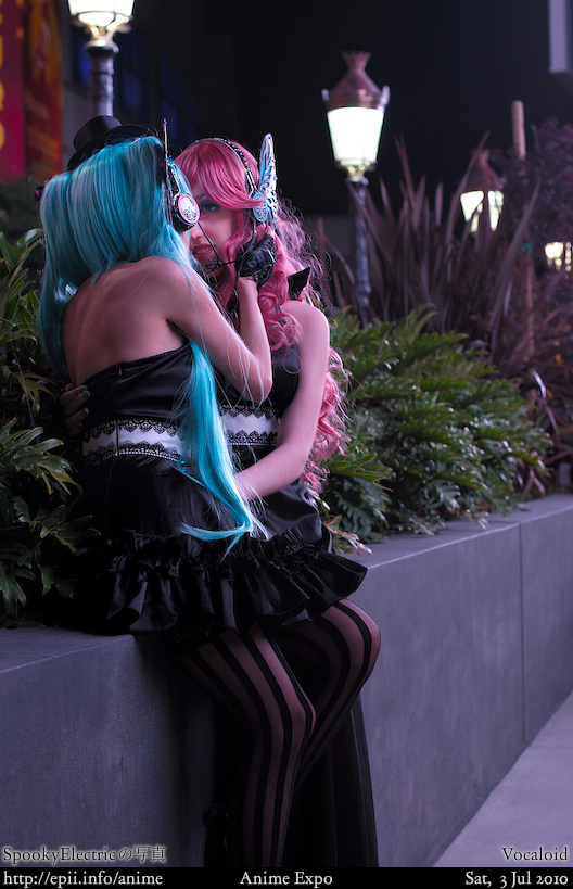Cosplay  Picture: Vocaloid - Miku x Luka 3