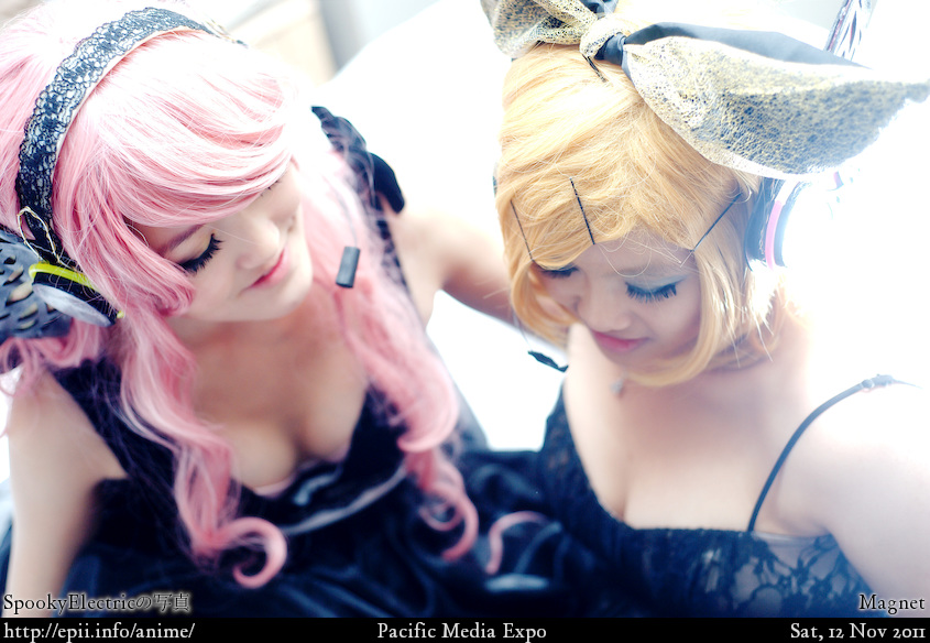 Cosplay  Picture: Magnet - Luka and Rin 0112
